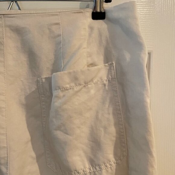 LOFT wide leg linen pants; very good condition, size 14 curvy - Picture 4 of 4